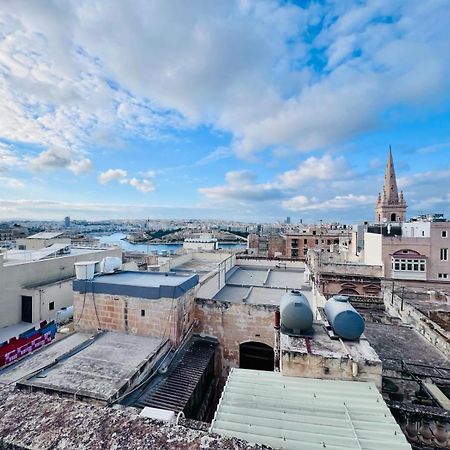 Sunny One Bedroom Apartment In Old Bakery Street Valletta Bagian luar foto