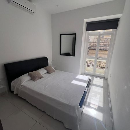 Sunny One Bedroom Apartment In Old Bakery Street Valletta Bagian luar foto